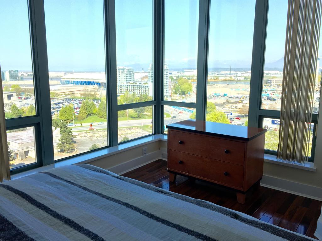 Vancouver Airport Condos Ричмонд Номер фото