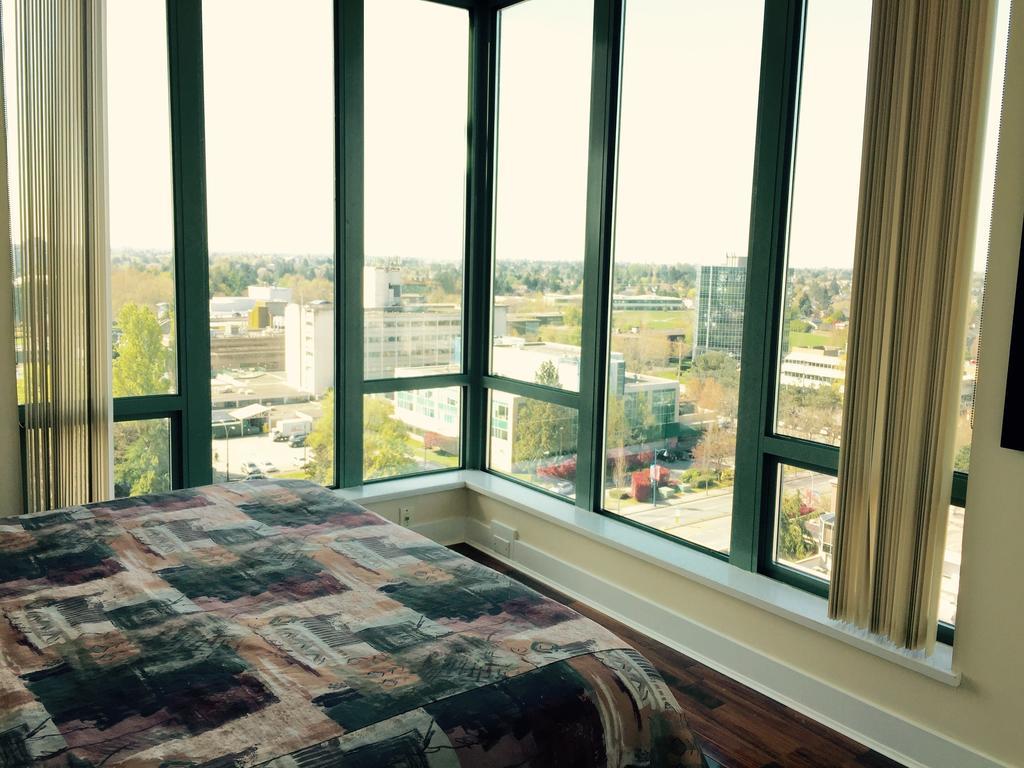 Vancouver Airport Condos Ричмонд Номер фото
